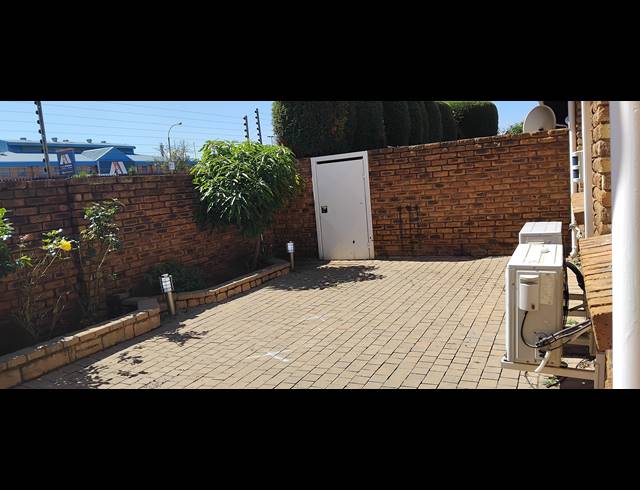 3 BEDROOM TOWNHOUSE FOR SALE IN NORKEM PARK